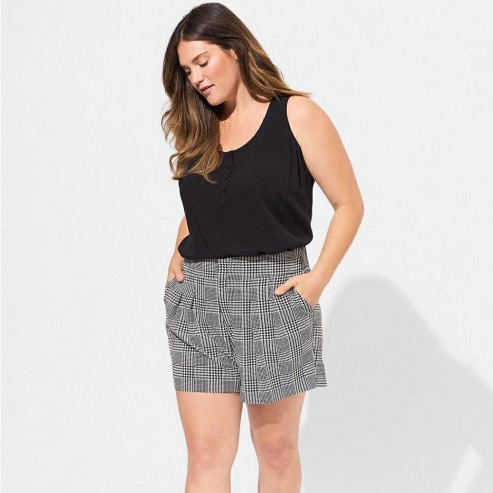 Torrid - Challis Henley Pocket Sleeveless Tank in Deep Black​​​​​​​​​​​​